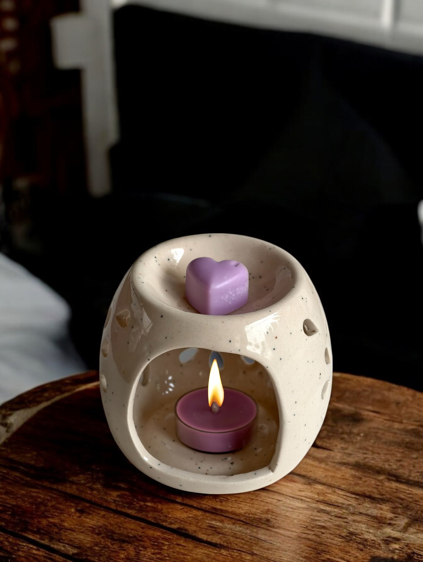 Hello Handmade Handcrafted Ceramic Round Shaped Aroma Diffuser with Wax Melts and 2 Tea Light Candles