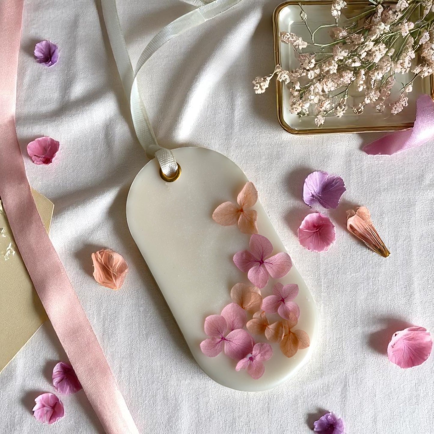 Decorative Wax Tablet – 100g Scented Soy Wax with Real Dried Flowers for Closet & Drawer Fragrance (British Rose Scent)
