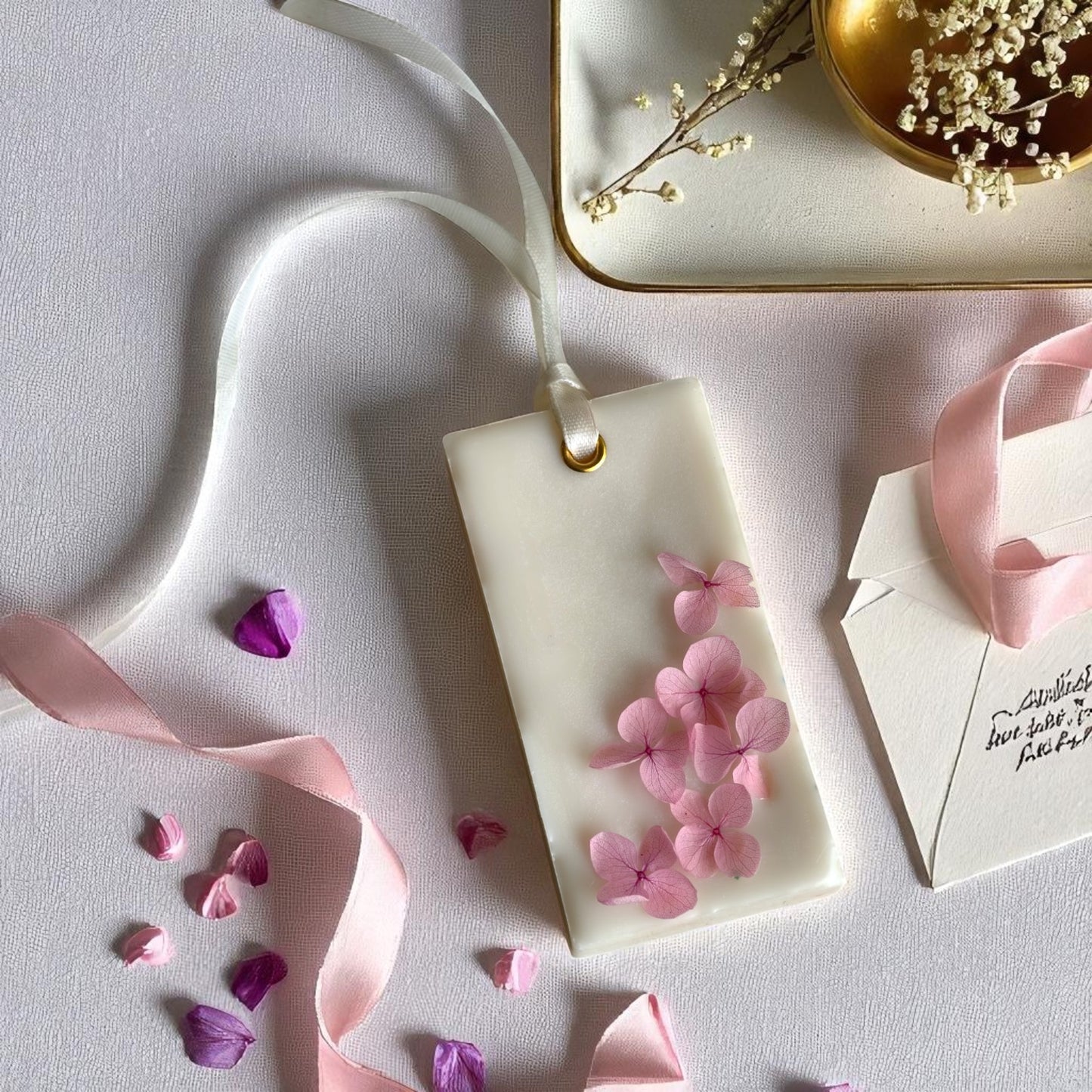 Decorative Wax Tablet – 100g Scented Soy Wax with Real Dried Flowers for Closet & Drawer Fragrance (British Rose Scent)