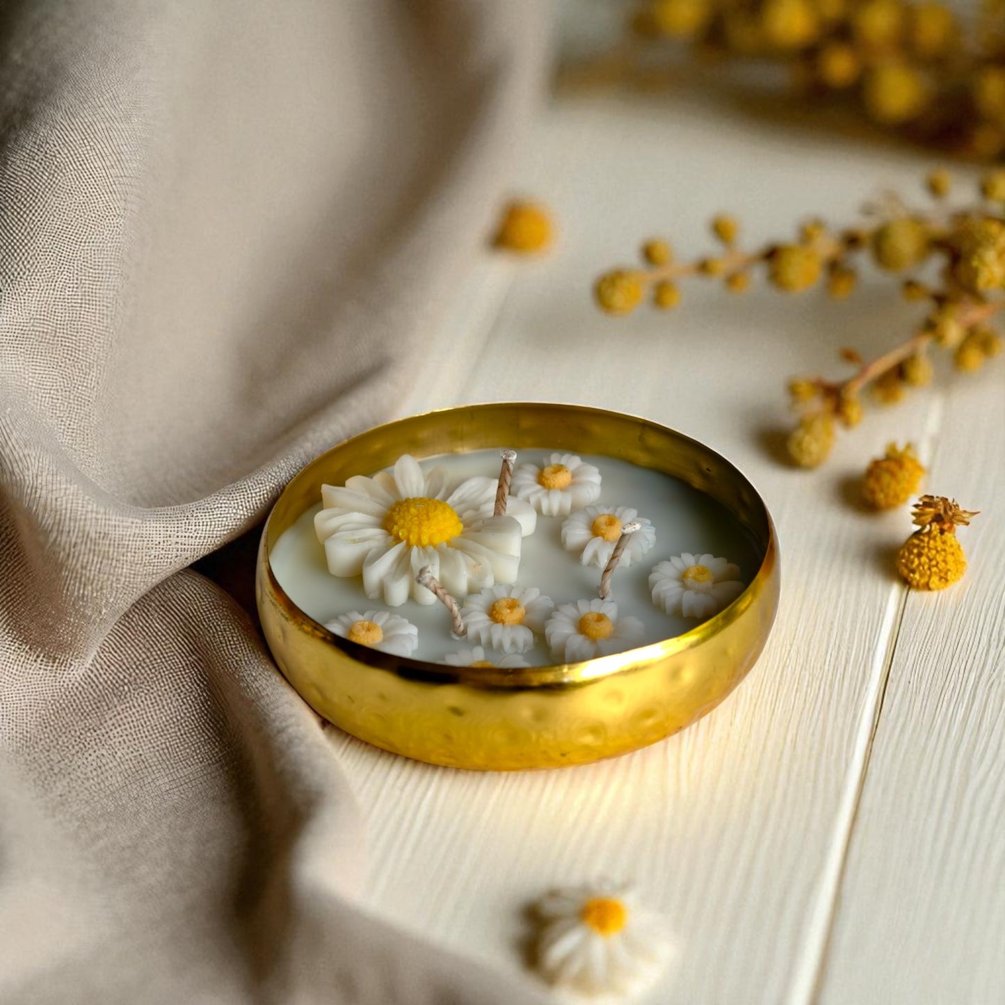 Daisy Bloom Urli Candle โ Handcrafted Luxury Decor