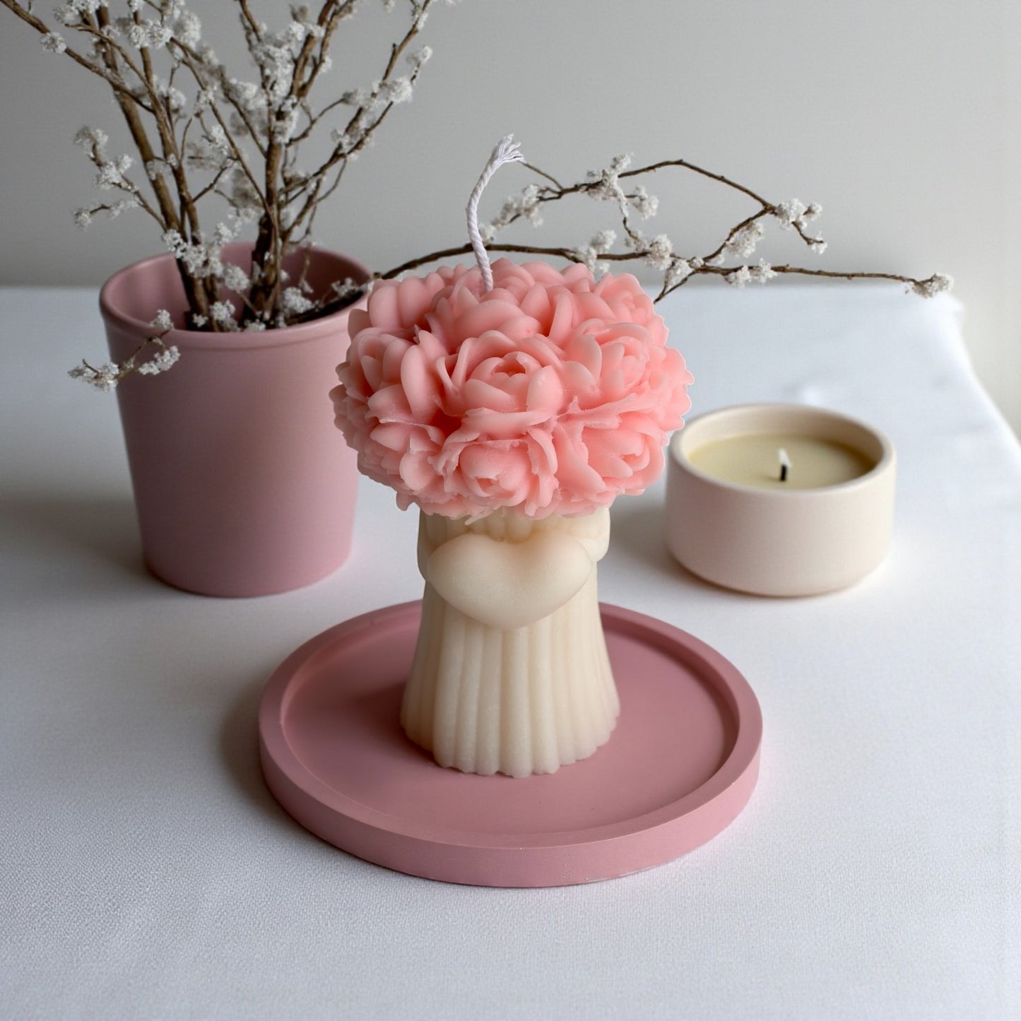 Blush Bloom Bouquet Candle Set – British Rose Scent with Jesmonite Tray | Handcrafted Soy-Coconut Wax Candle