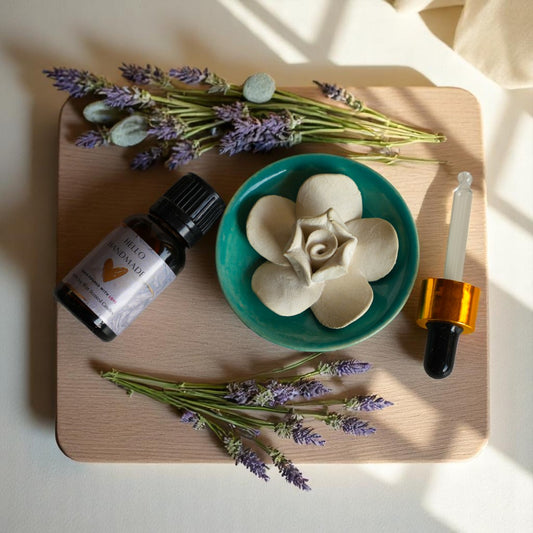 No Flame and Electricity Flower Diffuser with 1 Essential Oil (15 ml ) ( Lemon Grass )