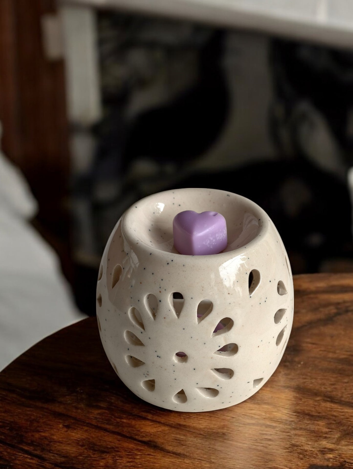 Hello Handmade Handcrafted Ceramic Round Shaped Aroma Diffuser with Wax Melts and 2 Tea Light Candles