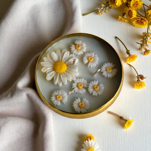 Daisy Bloom Urli Candle – Handcrafted Luxury Decor