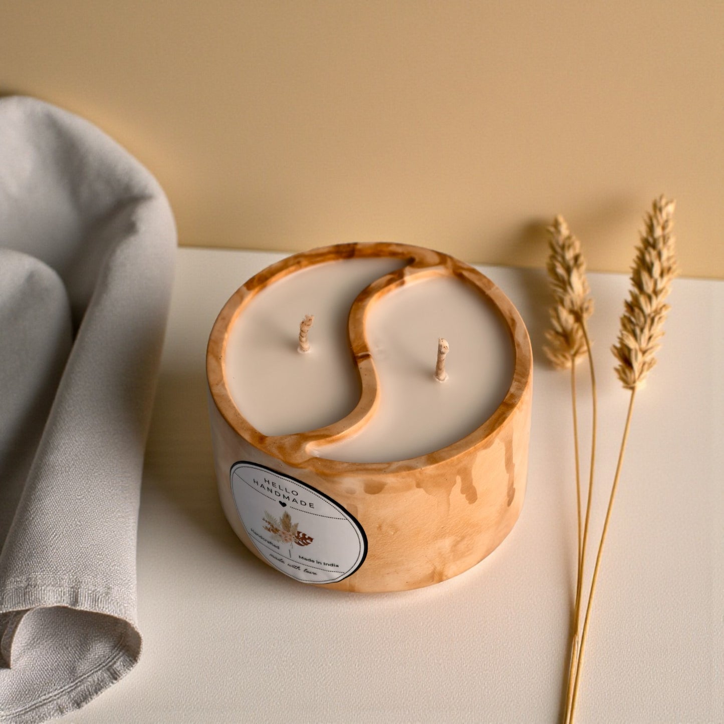 Balance Glow – Yin-Yang Jar Candle