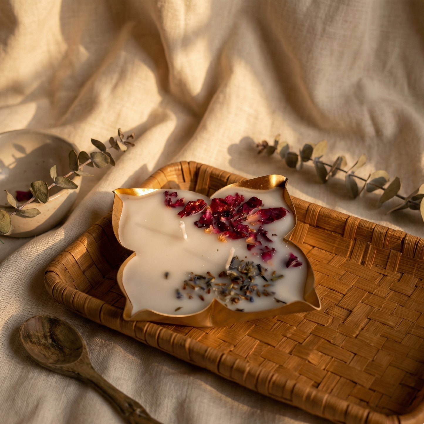 Rose Reverie – Handcrafted Botanical Urli Candle