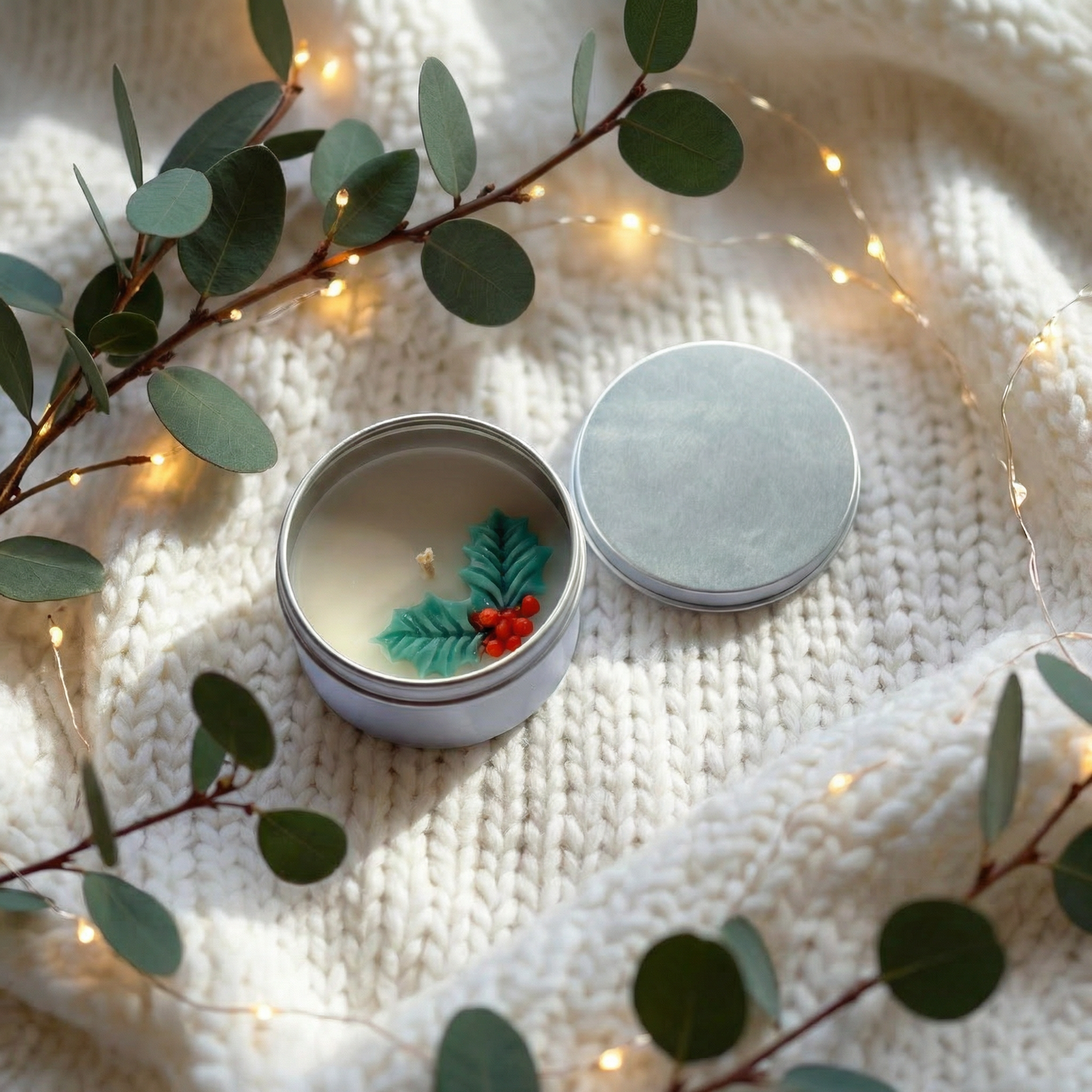 Holly & Pines – Christmas Tin Candle