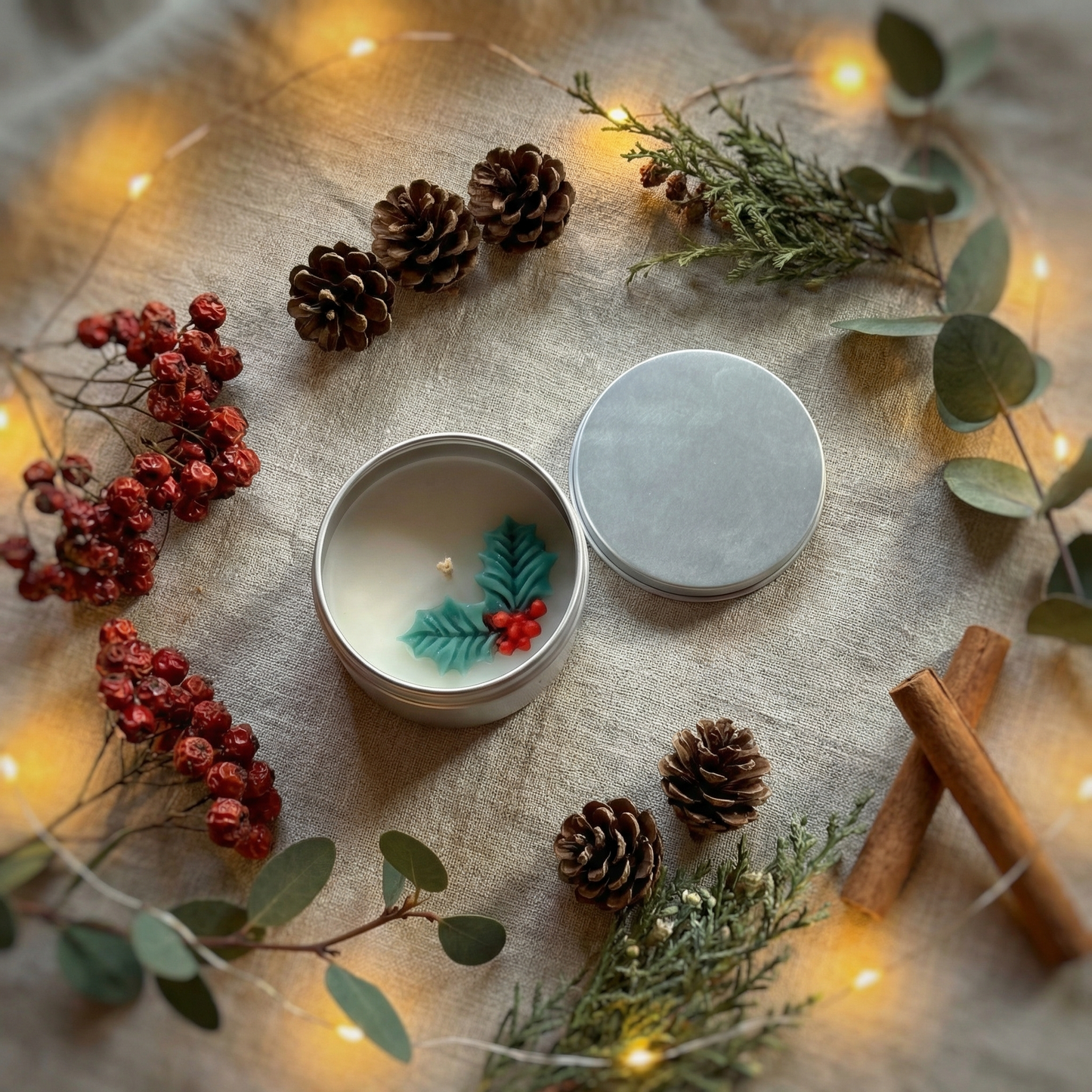 Holly & Pines – Christmas Tin Candle