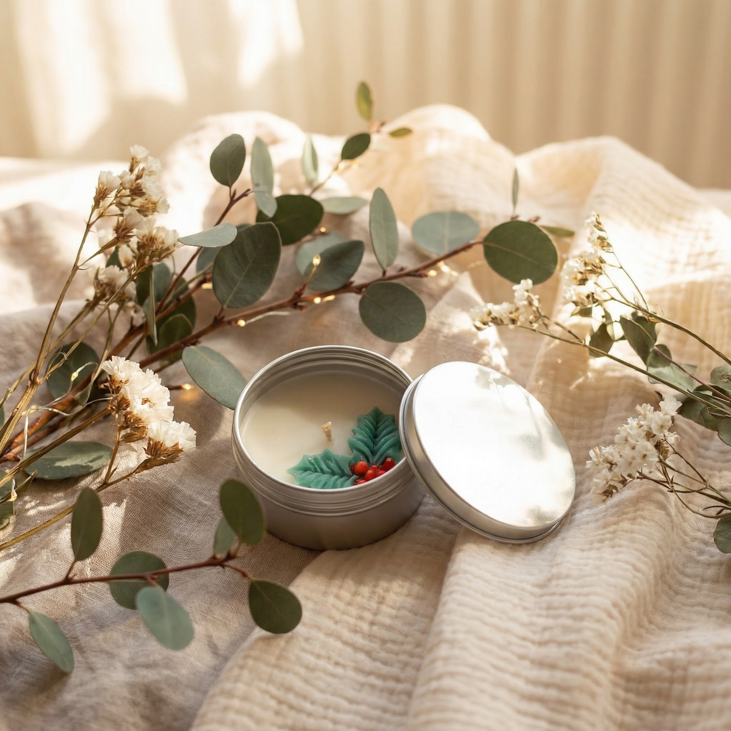 Holly & Pines – Christmas Tin Candle