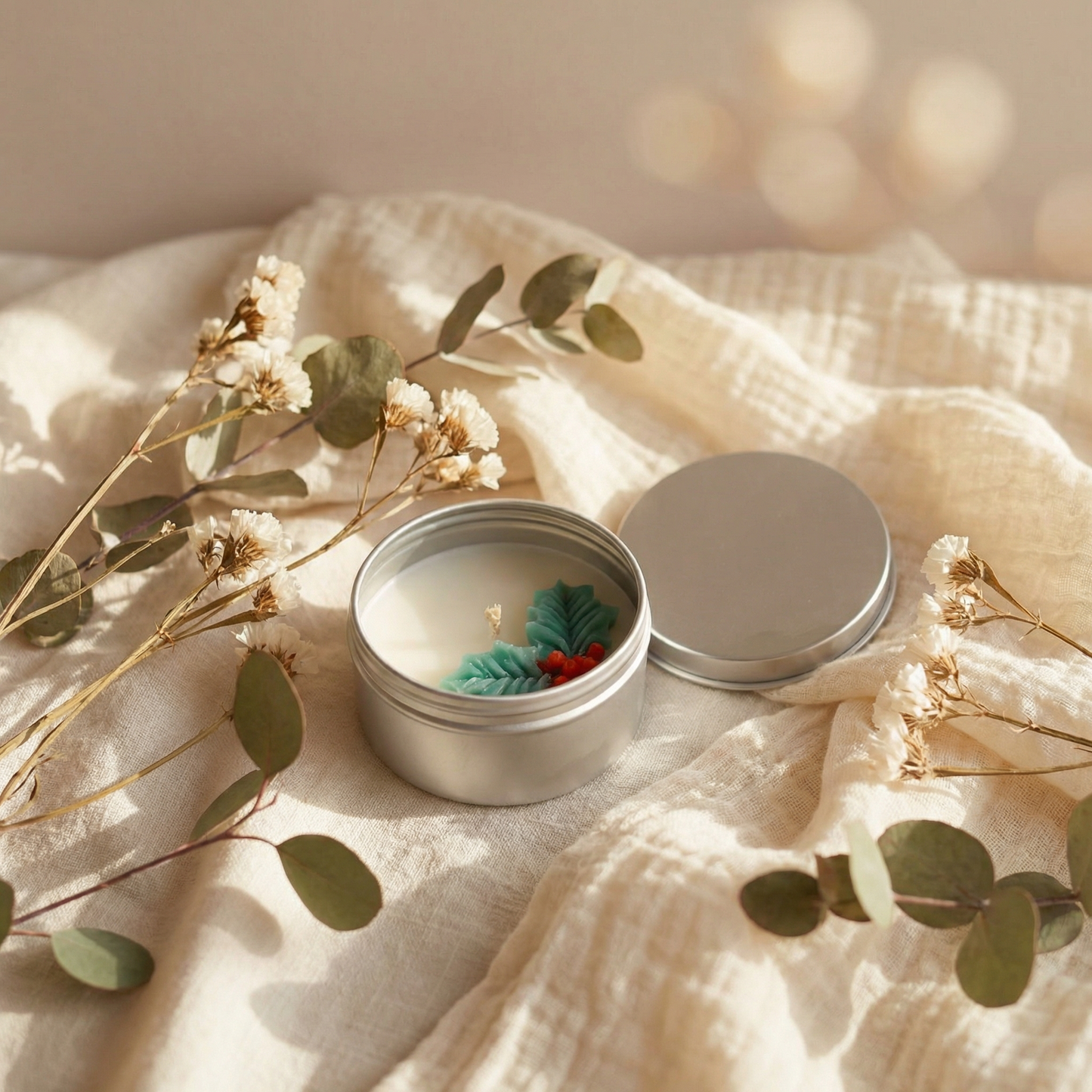 Holly & Pines – Christmas Tin Candle