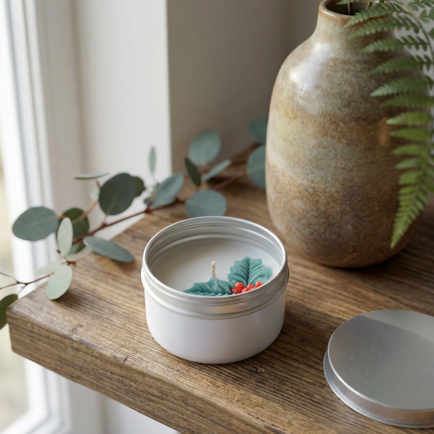 Holly & Pines – Christmas Tin Candle