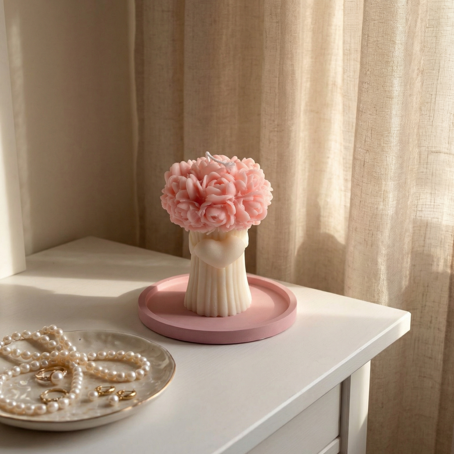 Blush Bloom Bouquet Candle Set – British Rose Scent with Jesmonite Tray | Handcrafted Soy-Coconut Wax Candle